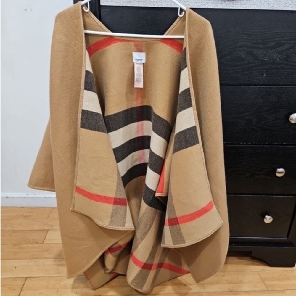 Authentic Burberry Cashmere Ponco